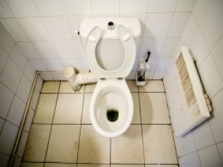 8 Hafta Tuvalete Gitmeyen Kızın Feci Ölümü!