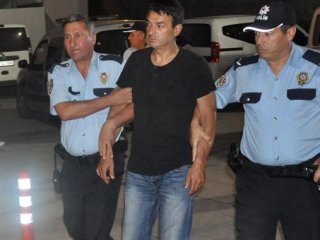 Şizofreni Hastası Adam Annesini Öldürdü