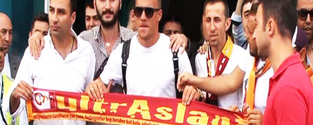 Lukas Podolski İstanbul'a Geldi!
