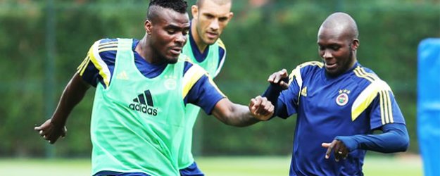 Fenerbahçe'de Emenike Şoku!