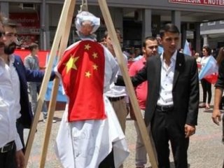 Ülkücüler Mao'yu Astı!