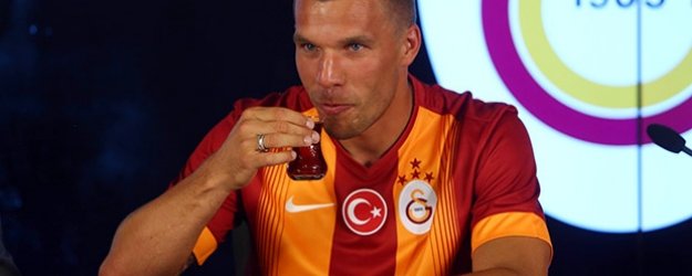 Cimbom'u Şaşırtan Podolski Teklifi!