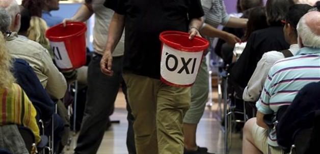 İş Buraya Kadar Geldi! Kovayla Bağış Topluyorlar