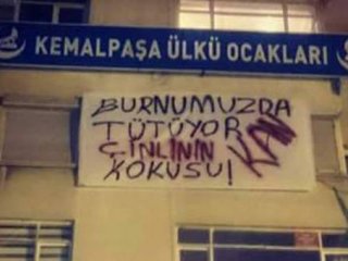 Birileri Bu Pankartlara Fena Delirdi