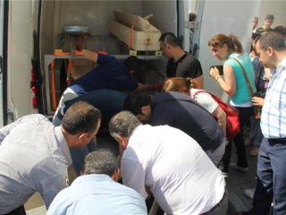 Cinnet Getiren Baba, Eşini ve Oğlunu Öldürdü