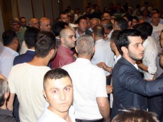 AK Parti İftarında Kavga