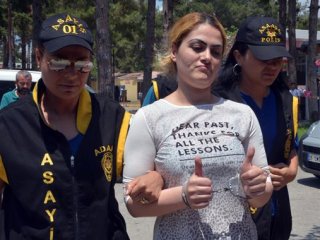 Kocasına Kurşun Yağdıran Kadının Tişörtündeki Dikkat Çeken Mesaj!