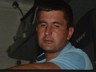 Polisi Görünce Kendini TIR'a Kilitledi