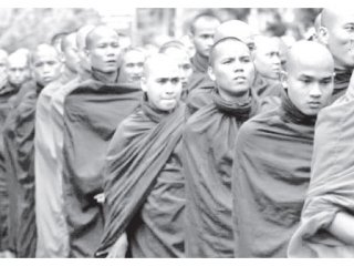 200 Müslümanı diri diri yaktılar