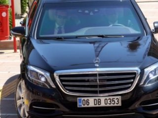 Davutoğlu'nun Basını Şaşırtan Aracı