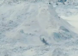 Grönland'dan devasa bir kütle koptu