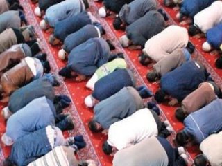 Ramazan'ı 28 Güne İndirip Bayram Namazını Yasakladılar