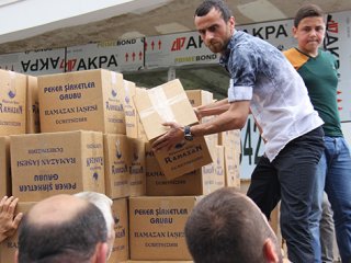 Sedat Peker'den Hemşehrilerine Yardım Paketi
