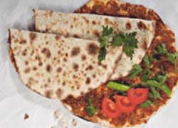 Lahmacunu Ermeni pizzası diye tanıtmışlar