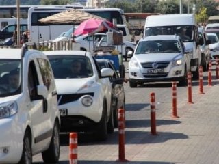 Feribot Kuyruğu 4 Kilometreyi Buldu