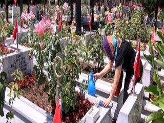 Edirnekapı Şehitliği'ne Ziyaretçi Akını