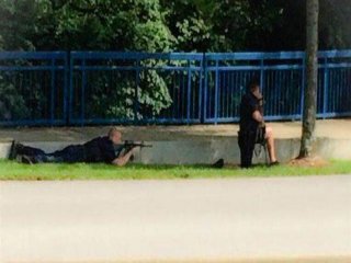 ABD'de Silah Sesleri! Askerler Yaralandı