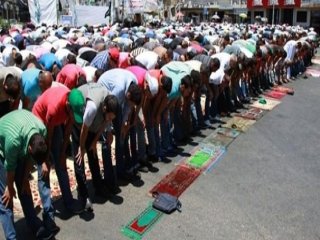 Lenin Meydanında Bayram Namazı