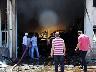 Afyonkarahisar'da 4 Mobilya Dükkanı Yandı