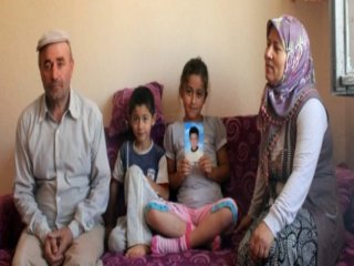 Oğluna Seslendi: Ölürsen Şehit Olmazsın