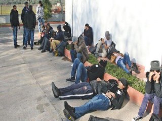 Ayvalık'tan Midilli'ye Her Gün 300 Mülteci