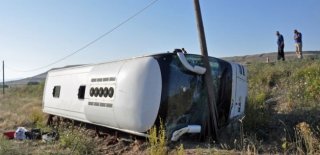 Tur Otobüsü Şarampole Devrildi: 19 Yaralı