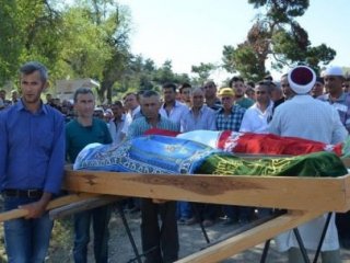 Nasihatı Uzatan İmama Cemaatten Tepki