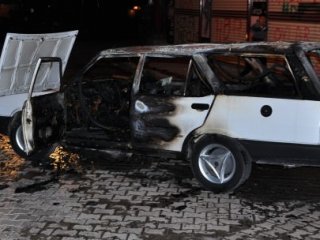 Şırnak'ta Askerin Aracı Ateşe Verildi