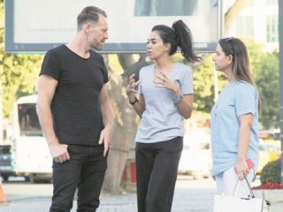 Asena Erkin Bir Tişörte 300 Lira İstiyor!