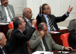 TBMM Genel Kurulu'nda tartışma  