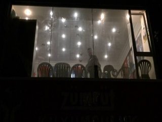 İstanbul'da AK Parti Bürosuna Silahlı Saldırı