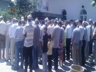 Acılı Baba Onları Cenazeden Kovdu