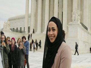 Ünlü Markadan Başörtülü Kadına Tazminat