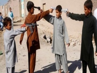 Afganistan Oyuncak Silahları Yasakladı