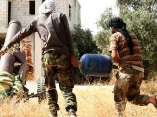 Muhalifler Hizbullah'la Savaşıyor