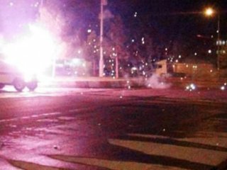 Provokatörler  Polise Saldırdı