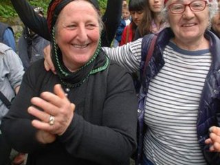 Yayla Yollarına Taş Döşeyen Adam