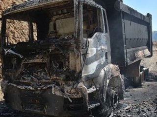 PKK 10 Aracı Yaktı