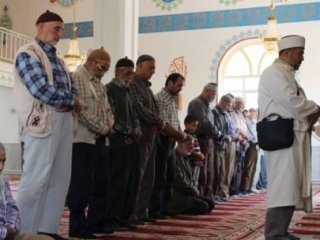 Konyalı İmam Kalbini Çantasında Taşıyor