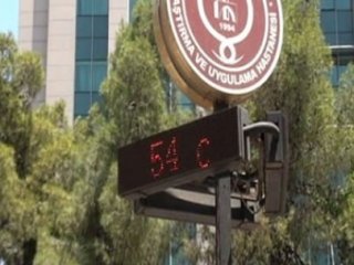 Termometreler 54 Dereceyi Gösterdi