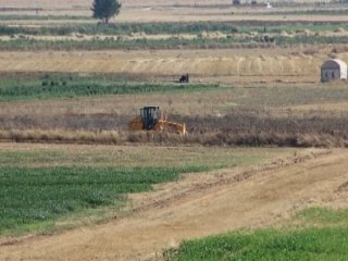 Sınırda Hendek Kazısı Sürüyor