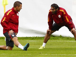 Hamit Altıntop Bıçak Altına Yatıyor!