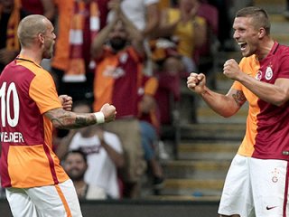 Sneijder Kaldığı Yerden Devam