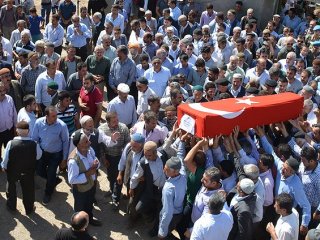 Şehit Mansur Cengiz'in Cenazesi Toprağa Verildi