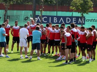 Gençler İki Eksikle Çalıştı