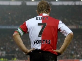 Dirk Kuyt, Yeni Transfer İstiyor!