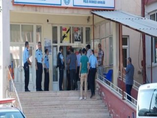 Emniyeti Gözetlerken Yakalandılar!