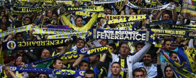Fenerbahçe taraftarından protesto