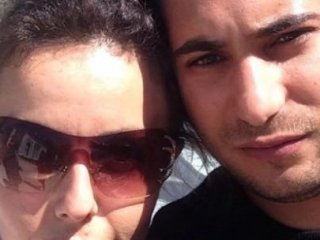 Şehit Eşi Uçaktan İndi Ve Yıkıldı