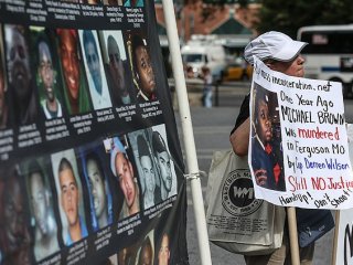ABD'deki Ferguson Protestolarında 50 Gözaltı